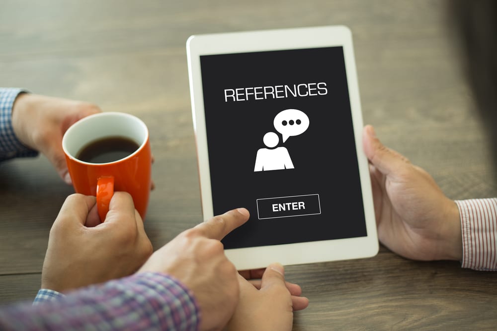 Wie integriere ich Kundenreferenzen effektiv auf meiner Website