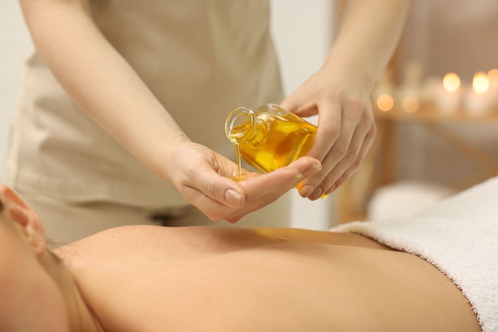 Massageoele-und-produkte-fuer-Massage.