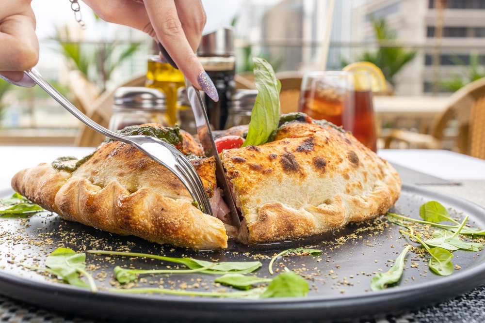 Pizza-Calzone-–-Der-Genuss-im-Teigmantel