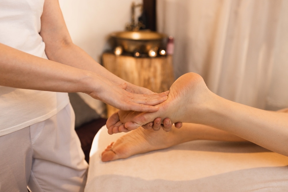 Schritt-fuer-Schritt-–-Wohltuende-Fussreflexzonenmassage